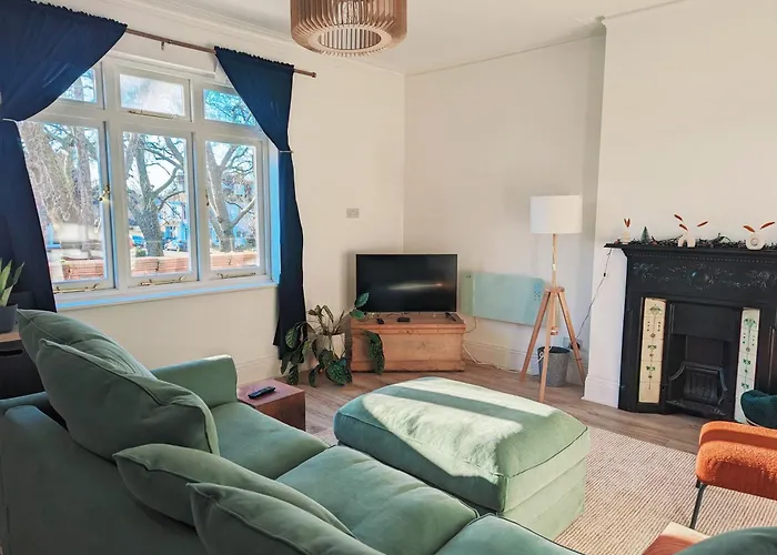 Stylish 2 Bedroom Flat