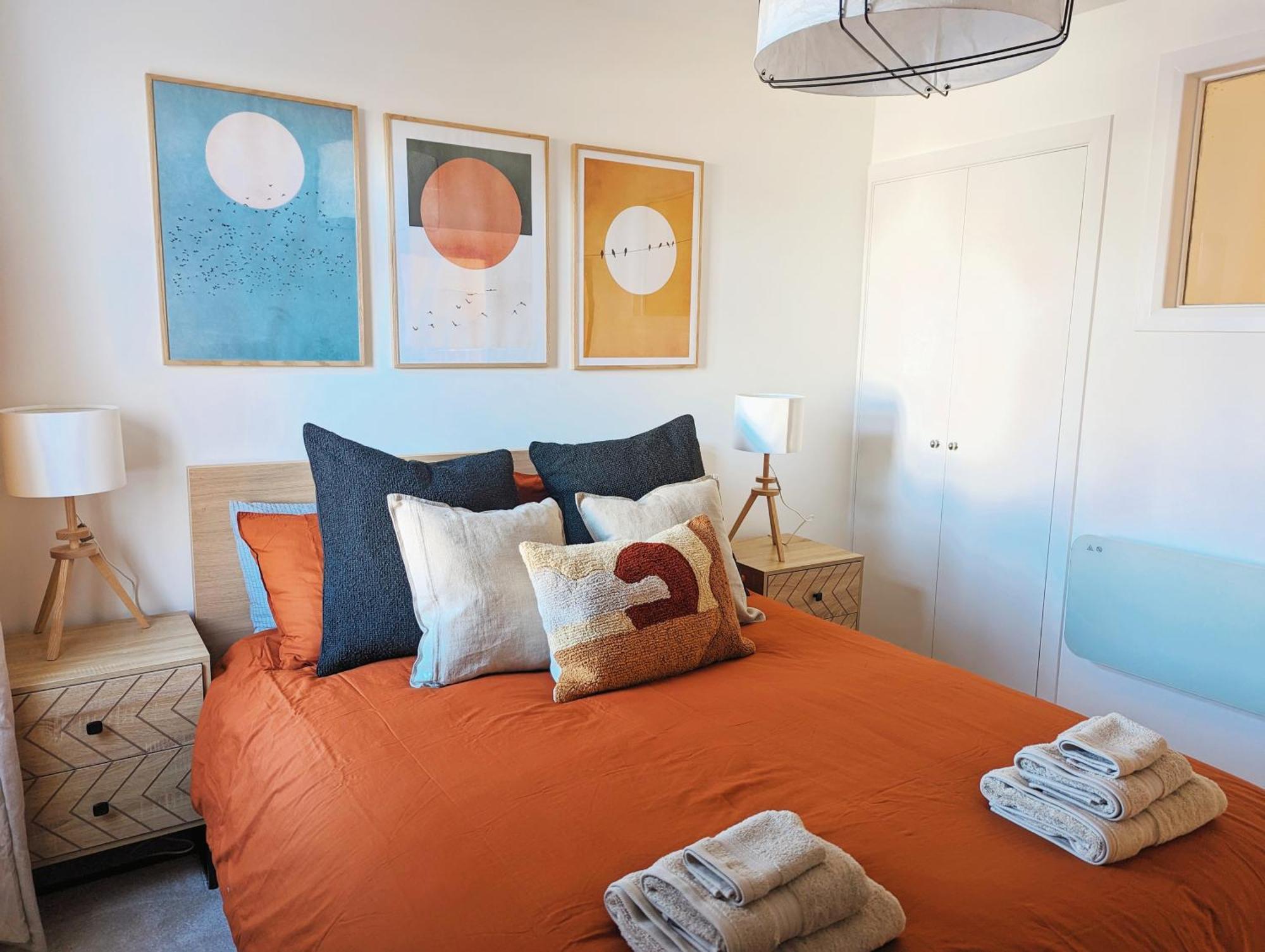 Stylish 2 Bedroom Flat *